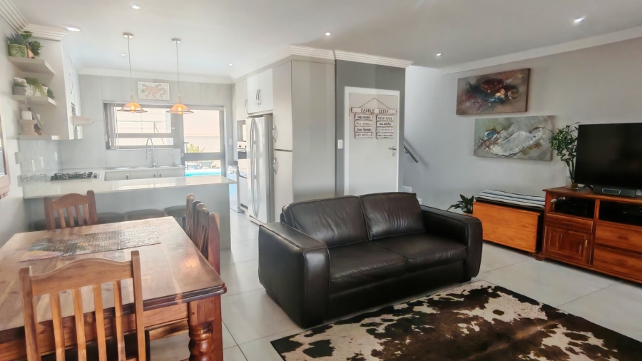 3 Bedroom Property for Sale in Hartenbos Heuwels Western Cape